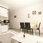 Appartement Mira 1978 Poreč