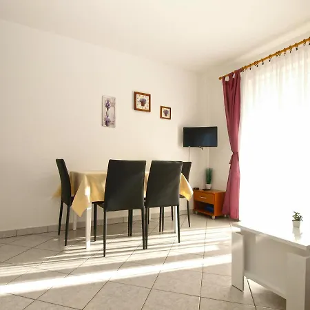 Mira 1978 Apartmán