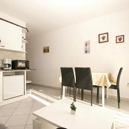 Apartamento Mira 1978 Poreč