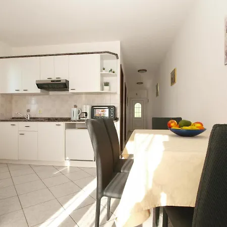 Апартаменты Mira 1978 *