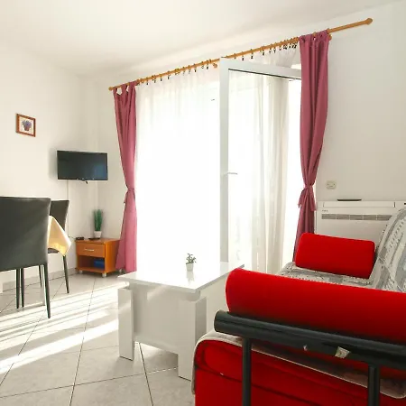 Апартаменты Mira 1978 *