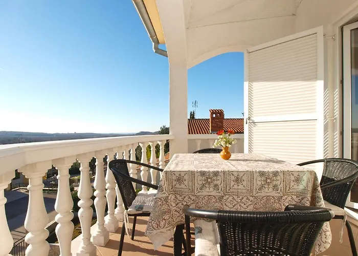 아파트 Mira 1978 *