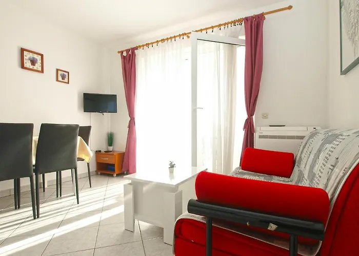 아파트 Mira 1978 *